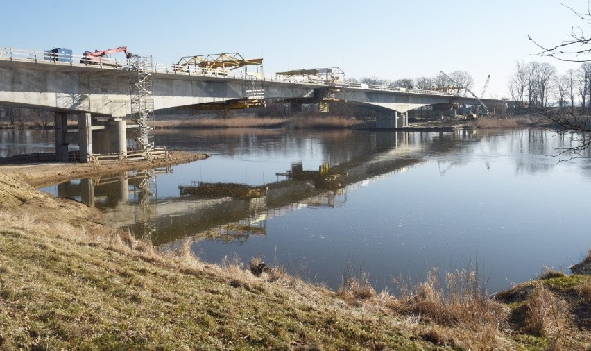 budowa mostu przez rzeke odre w ciagu dw282