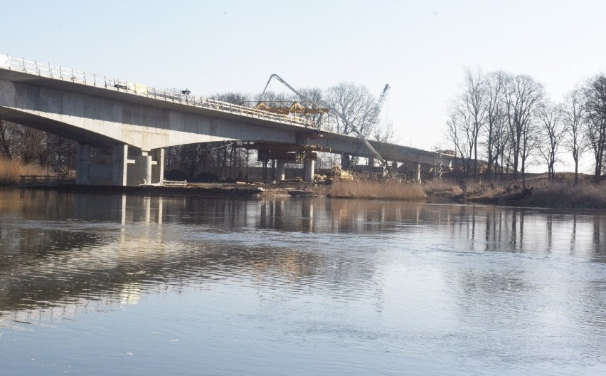 budowa mostu przez rzeke odre w ciagu dw282
