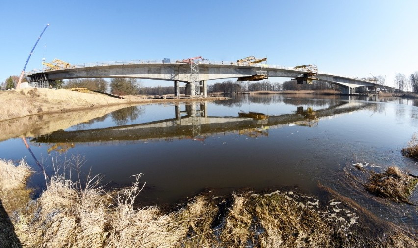 budowa mostu przez rzeke odre w ciagu dw282